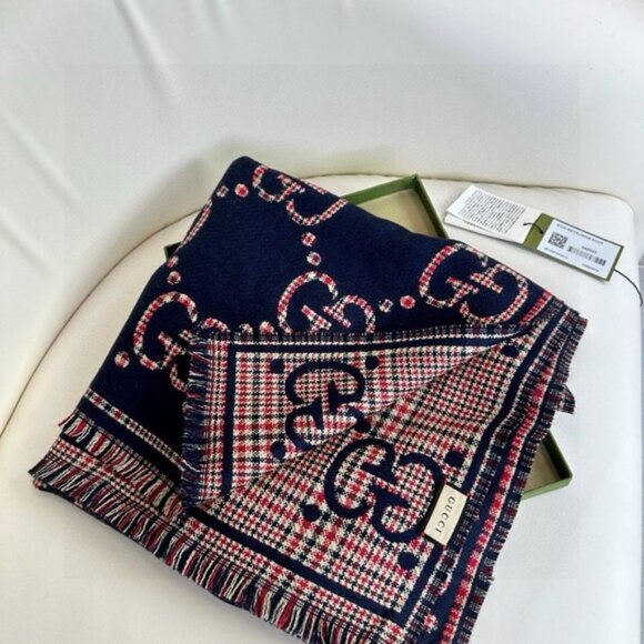 Gucci Dark Blue Scarf with Red and White Details - Picture 5 of 5